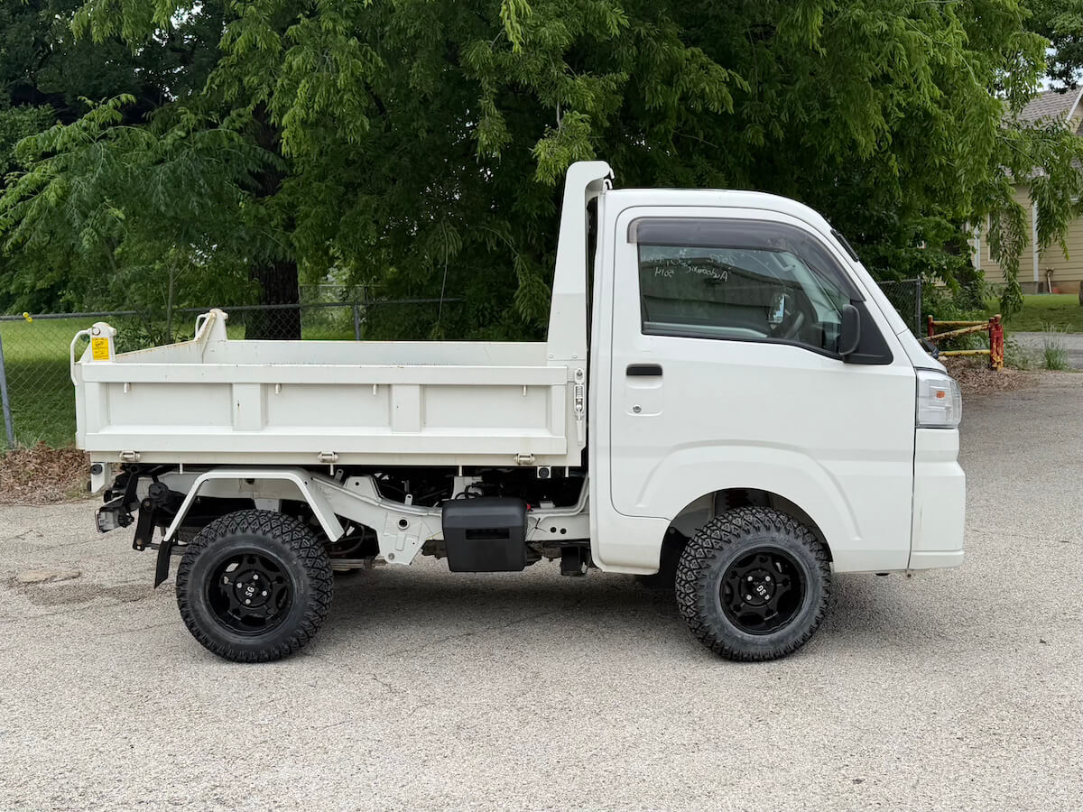 2022 Daihatsu Hijet HD Dump - Image 2