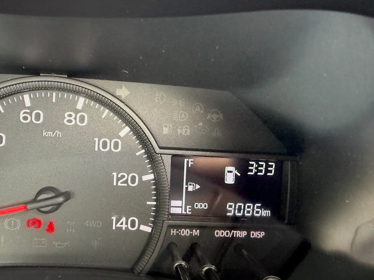 2022 Daihatsu Hijet - Image 2