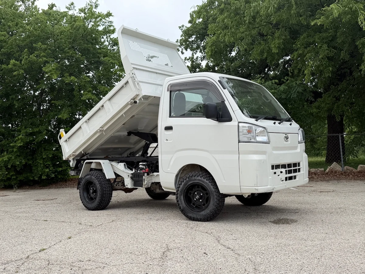 2022 Daihatsu Hijet - Image 2
