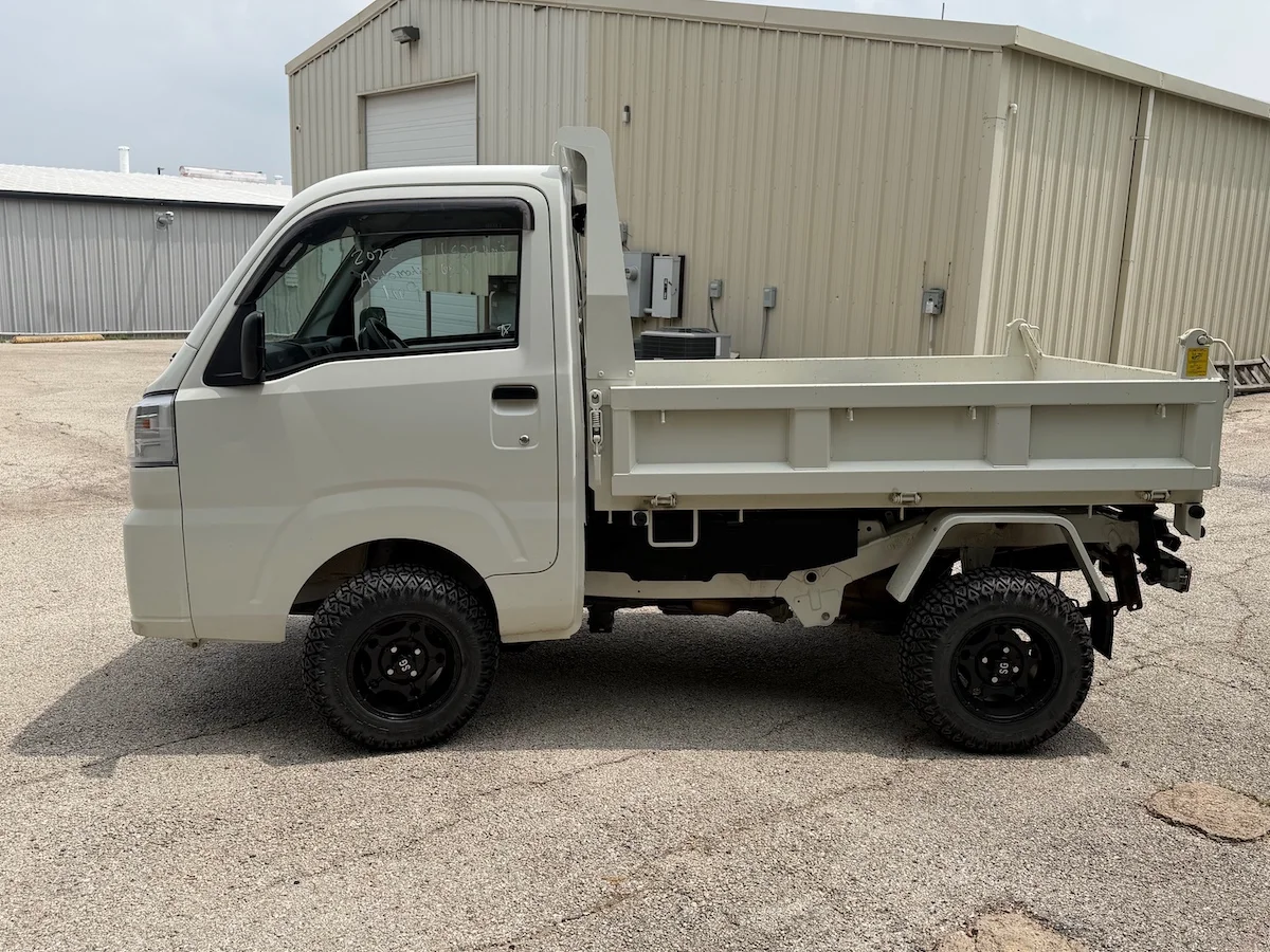 2022 Daihatsu Hijet - Image 7