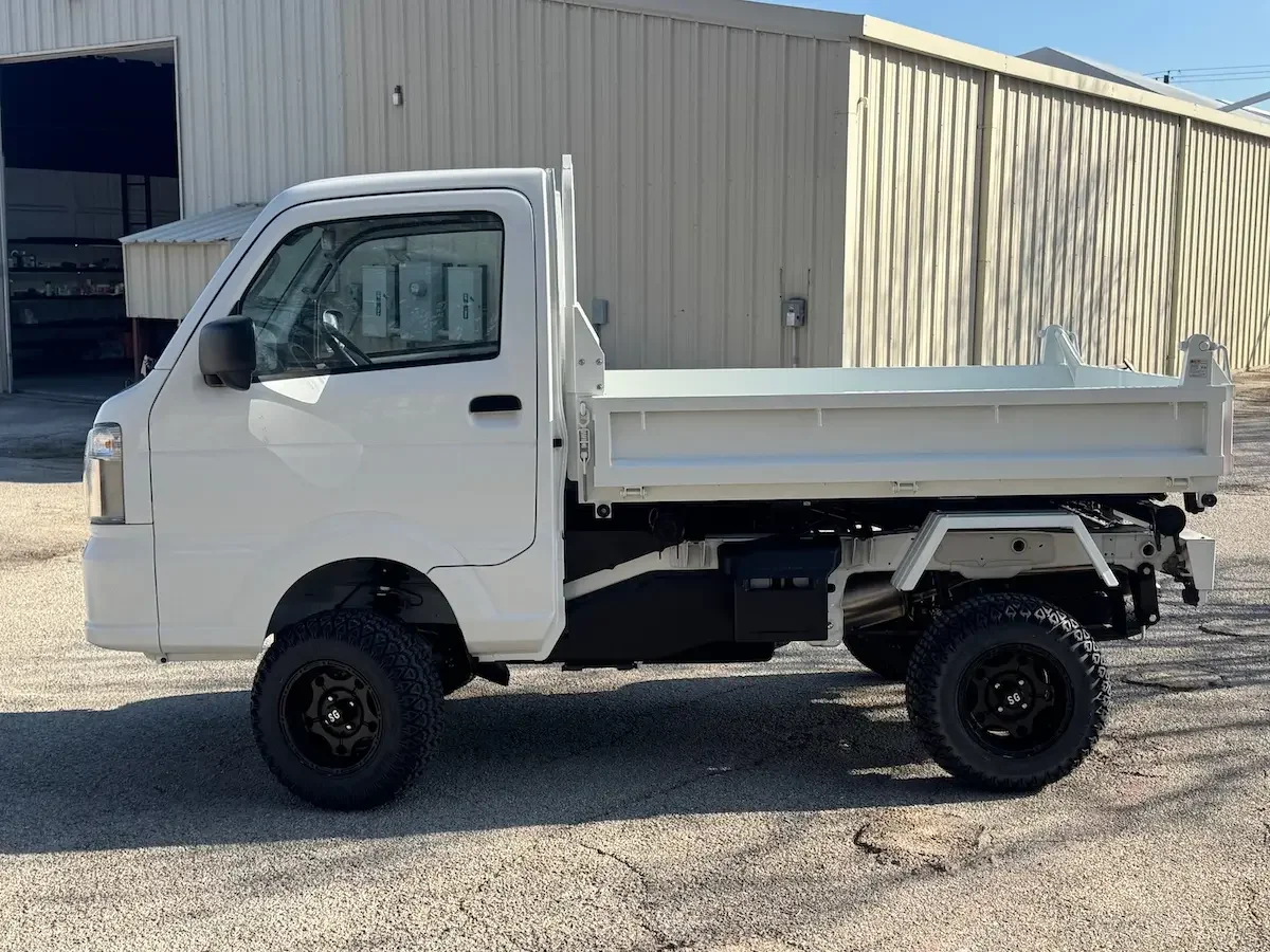2025 Suzuki Carry Scissor/Dump Bed - Image 4